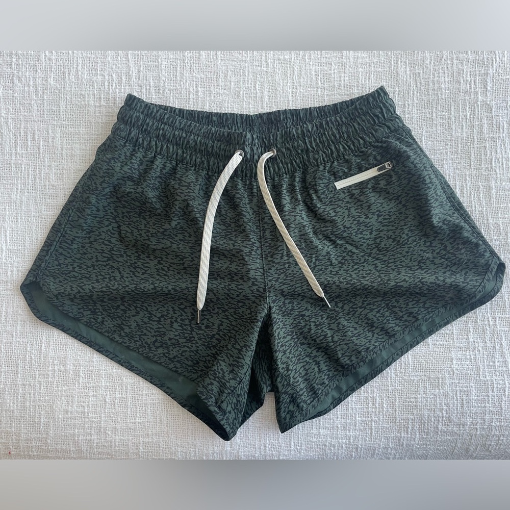 Vuori Clementine Short 4"
